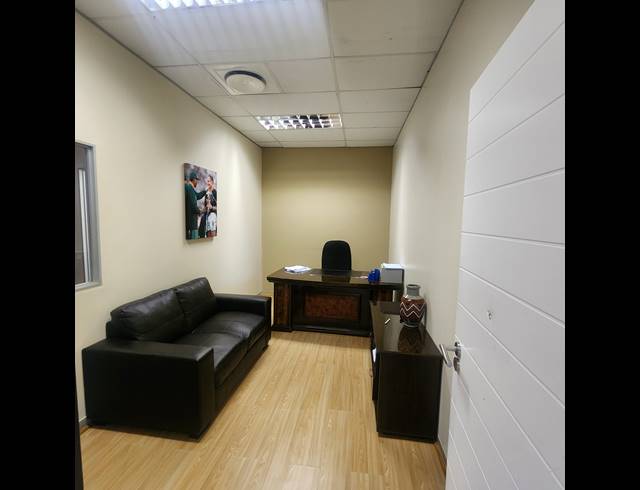 170M² OFFICE TO LET IN UMHLANGA CENTRAL